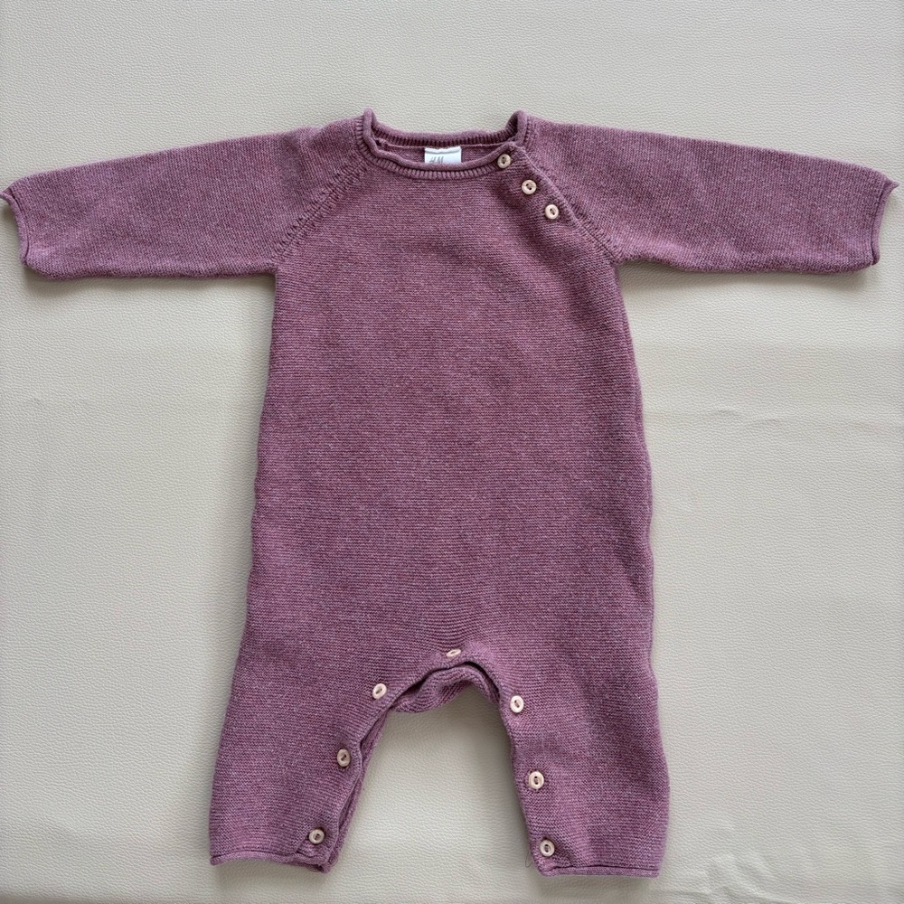 H&M 100% cotton cozy newborn onsie mauve